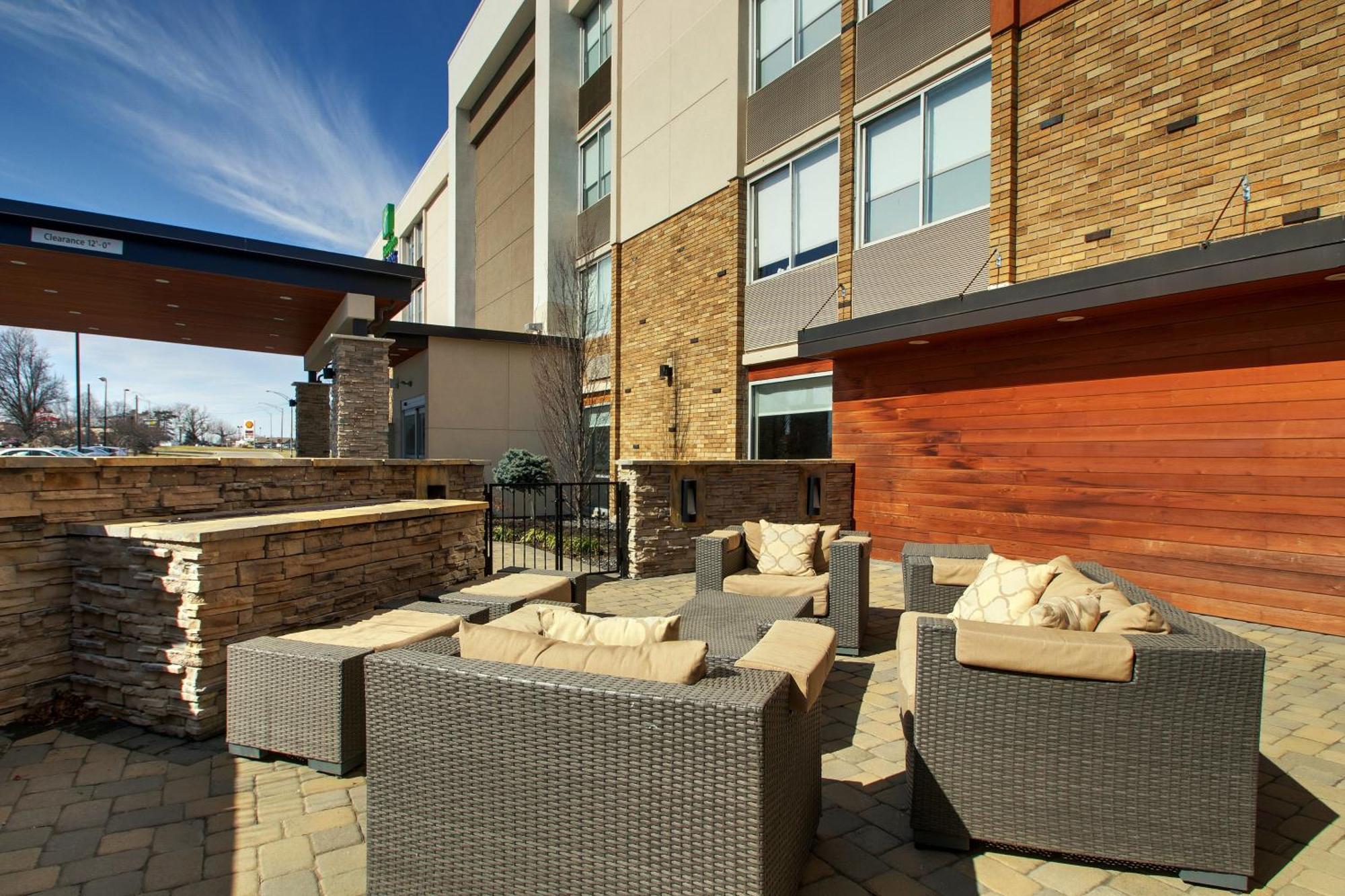 Holiday Inn Express & Suites Wapakoneta By Ihg Екстериор снимка
